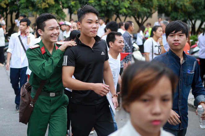 Thí sinh khuyết tật được chăm sóc chu đáo trước môn thi đầu tiên ảnh 19