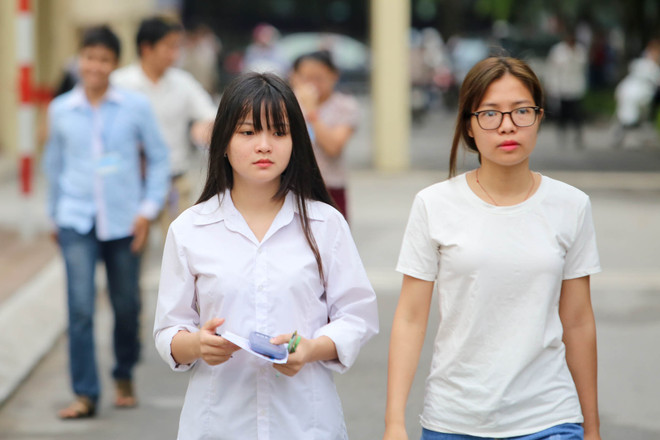 Thí sinh khuyết tật được chăm sóc chu đáo trước môn thi đầu tiên ảnh 7