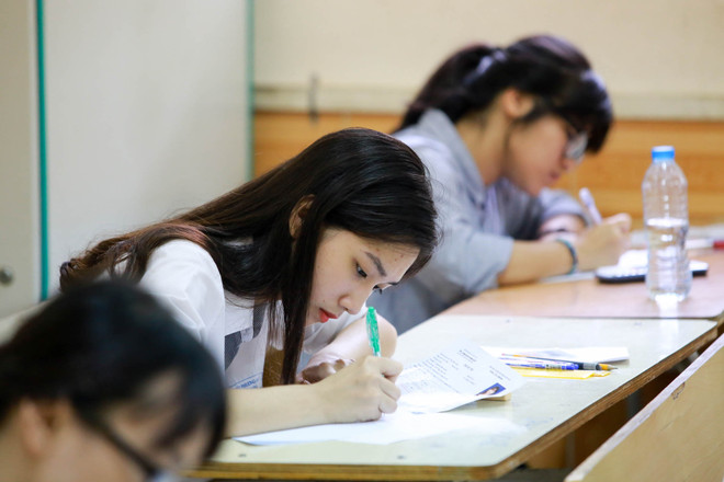 Thí sinh khuyết tật được chăm sóc chu đáo trước môn thi đầu tiên ảnh 15