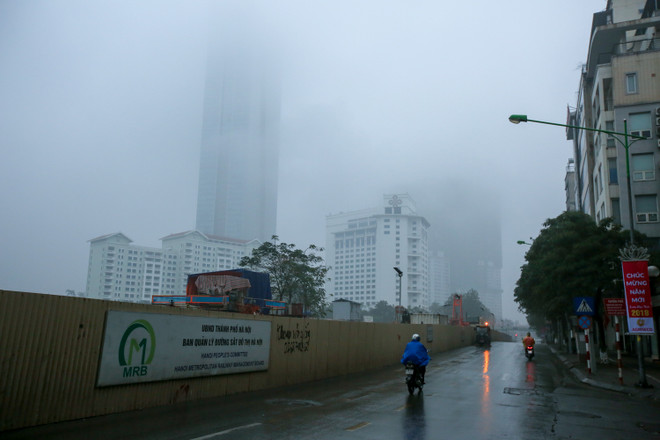 Có một Hà Nội yên bình, vắng lặng sáng mùng Một Tết ảnh 2