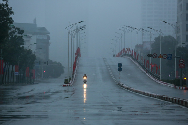 Có một Hà Nội yên bình, vắng lặng sáng mùng Một Tết ảnh 4