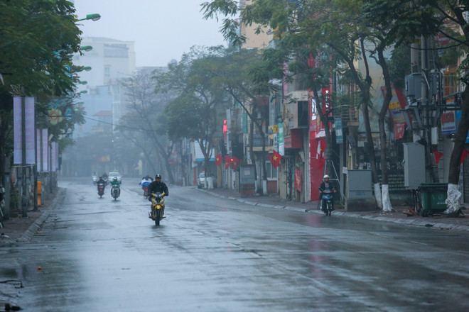 Có một Hà Nội yên bình, vắng lặng sáng mùng Một Tết ảnh 6