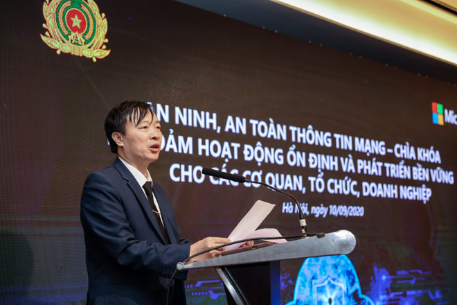 Theo Đại tá Nguyễn Ngọc Cương, Phó Cục trưởng Cục An ninh mạng và phòng chống tội phạm công nghệ cao, Việt Nam đã và đang phải đối phó với những nguy cơ, hiểm họa khôn lường từ không gian mạng. (Ảnh: Minh Sơn/Vietnam+) Việt Nam đang phải đối mặt với hiểm họa khôn lường từ không gian mạng ảnh 1
