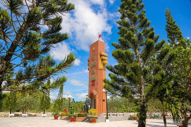 Có một 'nghĩa trang Trường Sơn' ở Tây Nam của Tổ quốc ảnh 2