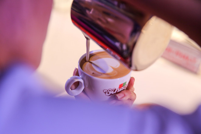 Chàng trai 20 tuổi giành ngôi vị Đệ nhất pha chế càphê Việt Nam ảnh 7