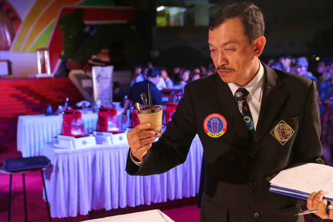 Chàng trai 20 tuổi giành ngôi vị Đệ nhất pha chế càphê Việt Nam ảnh 8