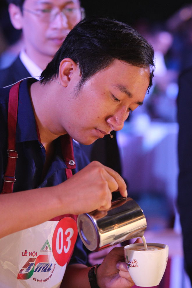Chàng trai 20 tuổi giành ngôi vị Đệ nhất pha chế càphê Việt Nam ảnh 11