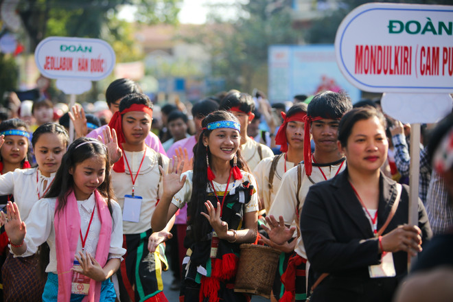 Những "bông hoa Tây Nguyên" khoe sắc trong lễ hội đường phố ảnh 13