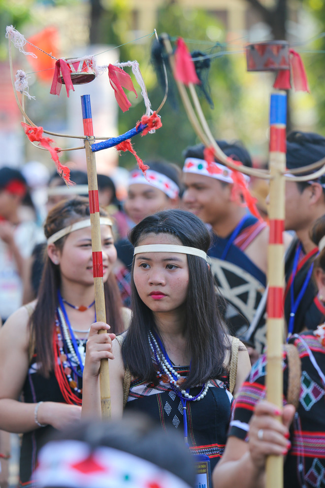 Những "bông hoa Tây Nguyên" khoe sắc trong lễ hội đường phố ảnh 10
