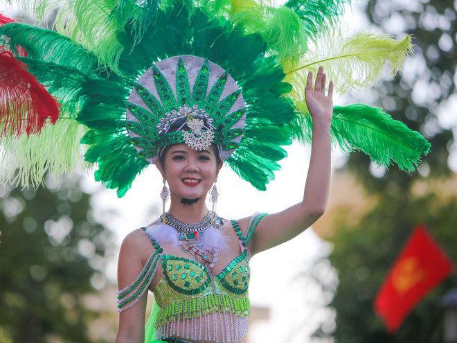 Những "bông hoa Tây Nguyên" khoe sắc trong lễ hội đường phố ảnh 4