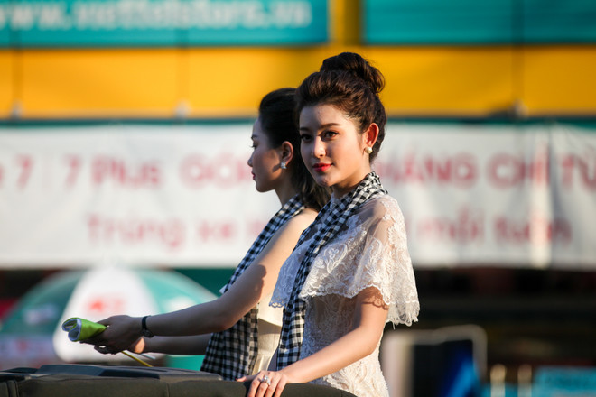 Những "bông hoa Tây Nguyên" khoe sắc trong lễ hội đường phố ảnh 6