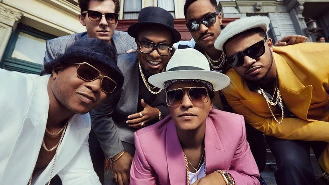 "Uptown Funk" của Mark Ronson feat. Bruno Mars. marksronsonsjpeg-6483.jpg