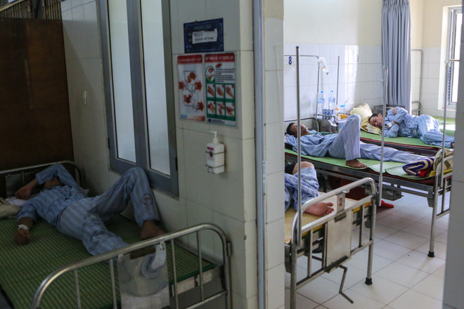 Cận cảnh nơi căng sức khống chế dịch sốt xuất huyết ở Hà Nội ảnh 8