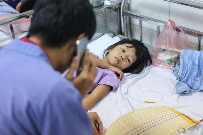 Cận cảnh nơi căng sức khống chế dịch sốt xuất huyết ở Hà Nội ảnh 7