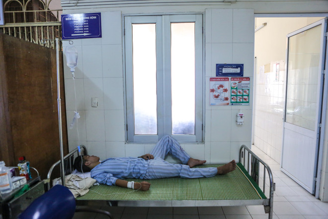 Cận cảnh nơi căng sức khống chế dịch sốt xuất huyết ở Hà Nội ảnh 15