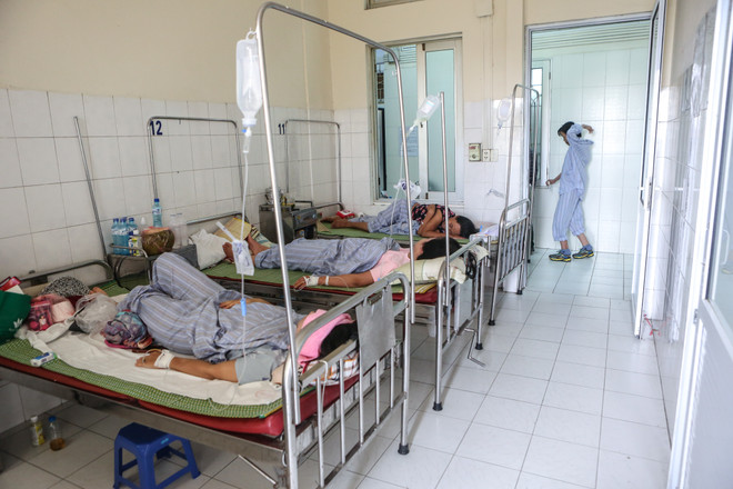 Cận cảnh nơi căng sức khống chế dịch sốt xuất huyết ở Hà Nội ảnh 10