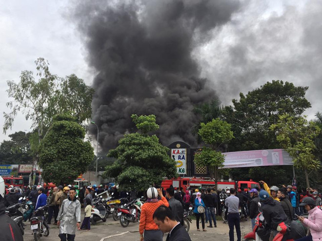 Hà Nội: 'Bà hỏa' thiêu rụi quán Karaoke ở cạnh hồ Linh Đàm ảnh 2