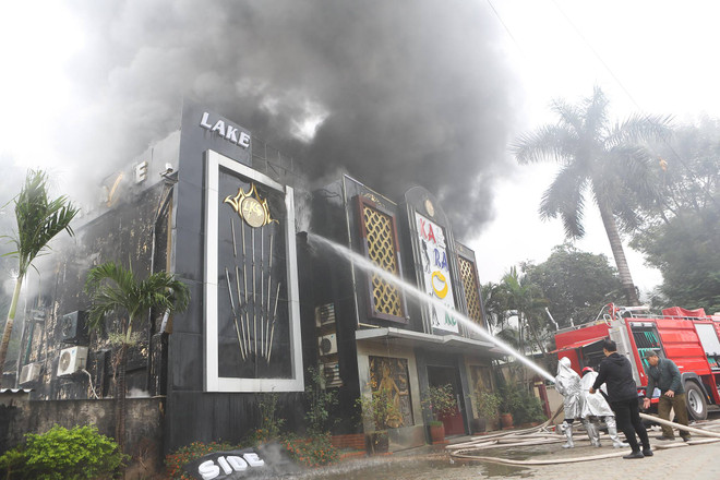 Hà Nội: 'Bà hỏa' thiêu rụi quán Karaoke ở cạnh hồ Linh Đàm ảnh 3