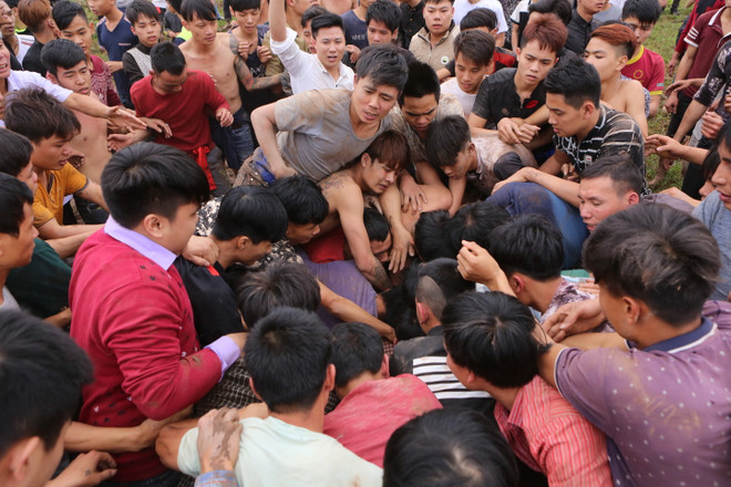 Thay đổi cách tổ chức, cướp phết Hiền Quan vẫn "vỡ trận" như mọi năm ảnh 15