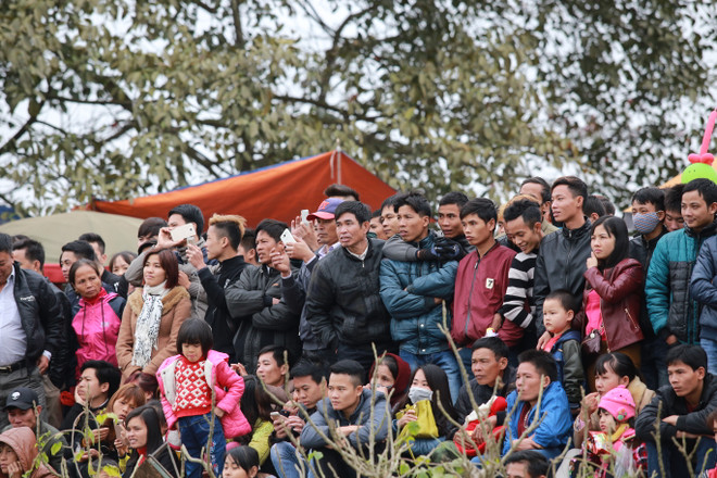 Thay đổi cách tổ chức, cướp phết Hiền Quan vẫn "vỡ trận" như mọi năm ảnh 5