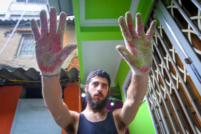 Chàng trai Mỹ mải miết nhuộm lại màu cho phố cổ Hà Nội ảnh 16