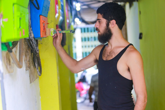 Chàng trai Mỹ mải miết nhuộm lại màu cho phố cổ Hà Nội ảnh 3