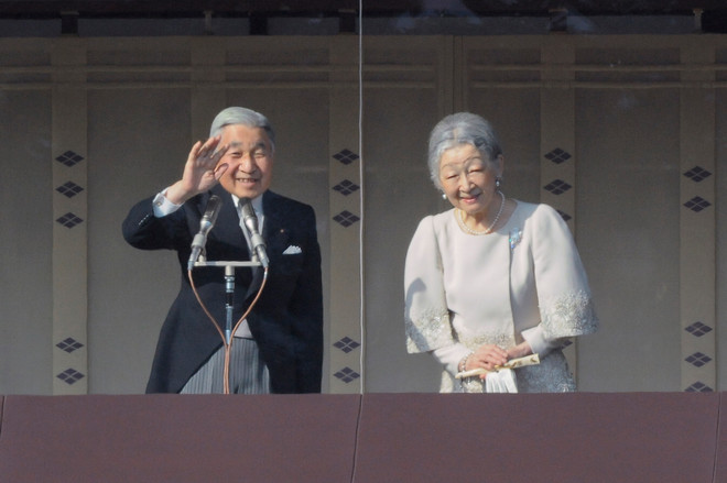 Những hình ảnh rất dung dị của Nhật hoàng Akihito và Hoàng hậu ảnh 8