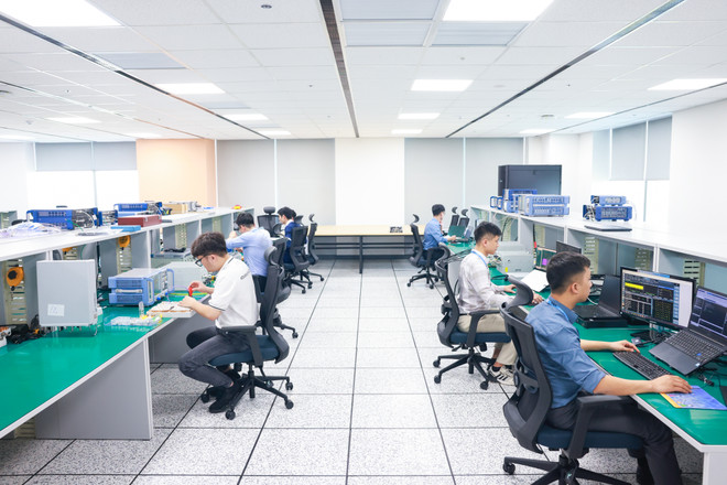 Toàn cảnh văn phòng làm việc tại Trung tâm Nghiên cứu và phát triển Samsung Việt Nam(1).jpg
