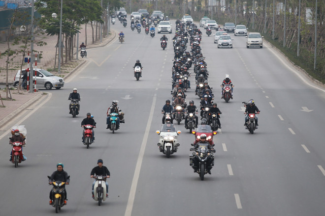 Dàn xe phân khối lớn diễu hành trước đêm nhạc tưởng nhớ Trần Lập ảnh 16