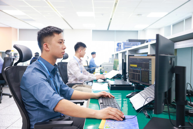 Ảnh minh hoạ. (Ảnh: Samsung Việt Nam) Các kỹ sư làm việc và nghiên cứu tại Trung tâm Nghiên cứu và Phát triển Samsung Việt Nam(10).jpg