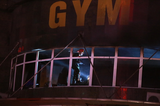 Hà Nội: Cháy chung cư cao tầng giữa đêm, hàng trăm người tháo chạy ảnh 5