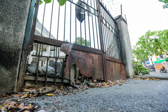 Cận cảnh ngôi nhà bí ẩn suốt 27 năm qua trên phố Kim Mã ảnh 7