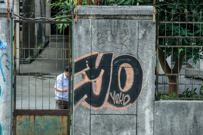 Cận cảnh ngôi nhà bí ẩn suốt 27 năm qua trên phố Kim Mã ảnh 3