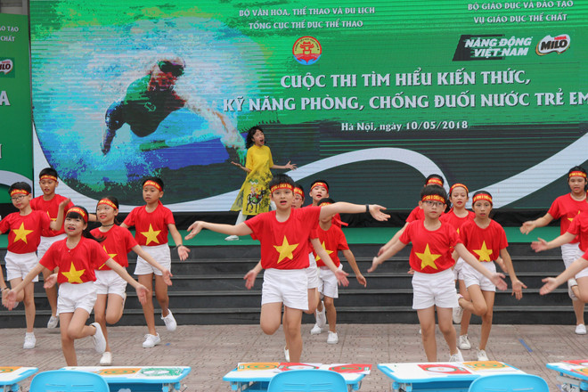 Học sinh Hà Nội hào hứng tìm hiểu kỹ năng phòng chống đuối nước ảnh 6