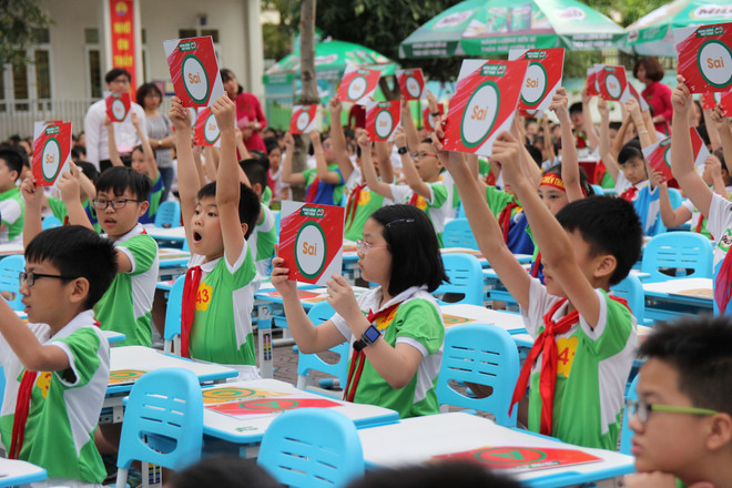 Học sinh Hà Nội hào hứng tìm hiểu kỹ năng phòng chống đuối nước ảnh 1