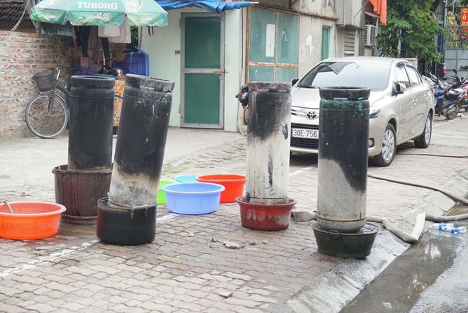 Hiện trường đám cháy dữ dội dưới chân cầu Vĩnh Tuy làm 1 người tử vong ảnh 8