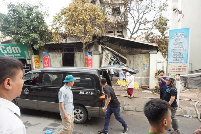 Hiện trường đám cháy dữ dội dưới chân cầu Vĩnh Tuy làm 1 người tử vong ảnh 6