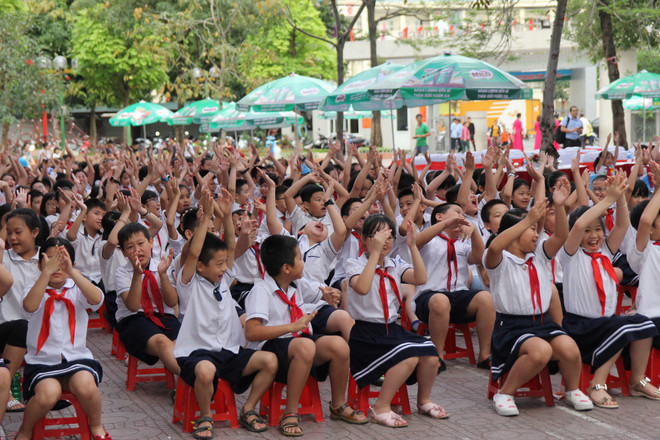 Học sinh Hà Nội hào hứng tìm hiểu kỹ năng phòng chống đuối nước ảnh 2