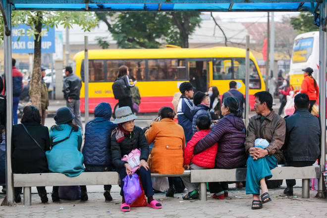 (Ảnh: Minh Sơn/Vietnam+) Bến xe cửa ngõ Thủ đô vắng vẻ trước ngày nghỉ Tết Dương lịch ảnh 15