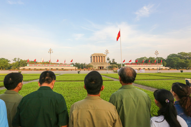 Lễ chào cờ tại Quảng trường Ba Đình trong ngày Sinh nhật Bác ảnh 10