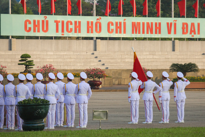 Lễ chào cờ tại Quảng trường Ba Đình trong ngày Sinh nhật Bác ảnh 7