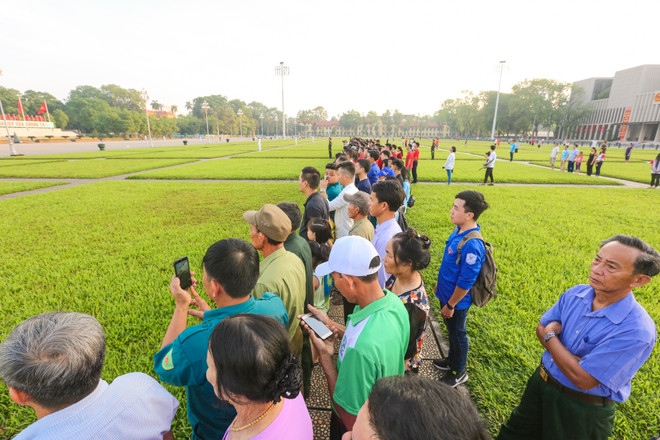 Lễ chào cờ tại Quảng trường Ba Đình trong ngày Sinh nhật Bác ảnh 3