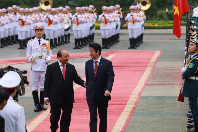 Thủ tướng Nguyễn Xuân Phúc và ông Abe có cuộc hội đàm chính thức ảnh 7
