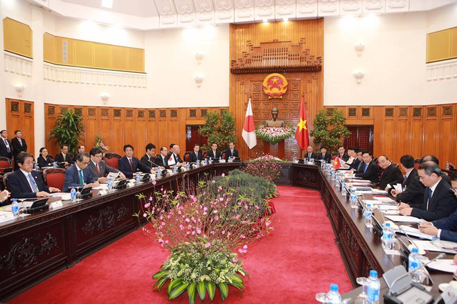 Thủ tướng Nguyễn Xuân Phúc và ông Abe có cuộc hội đàm chính thức ảnh 4