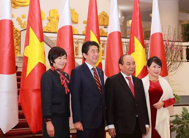 Thủ tướng Nguyễn Xuân Phúc và ông Abe có cuộc hội đàm chính thức ảnh 2