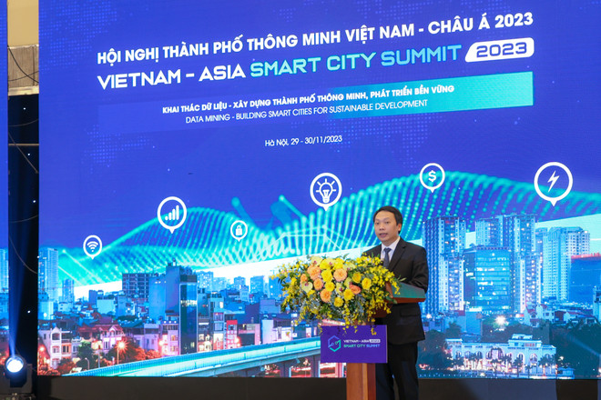 Thứ trưởng Bộ Thông tin và Truyền thông Nguyễn Huy Dũng phát biểu tại sự kiện. (Ảnh: Minh Sơn/Vietnam+) SONR4399.jpg