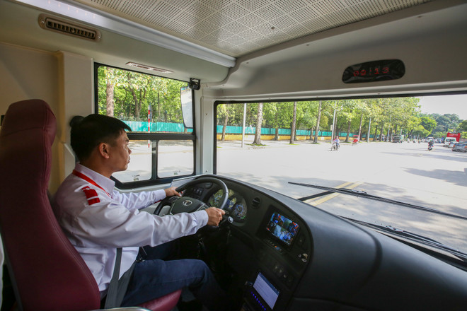 Toàn cảnh hành trình khám phá Hà Nội bằng xe buýt 2 tầng mui trần ảnh 7