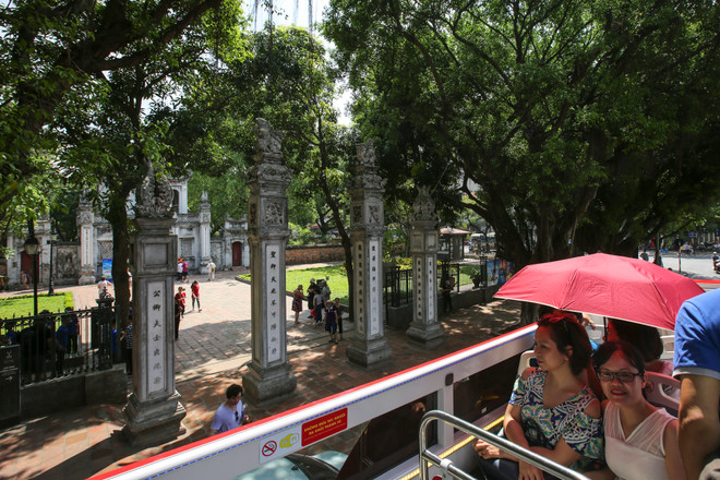 Toàn cảnh hành trình khám phá Hà Nội bằng xe buýt 2 tầng mui trần ảnh 13