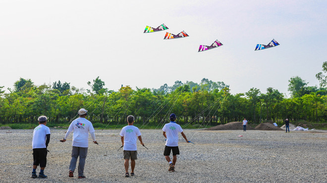 Chiêm ngưỡng dàn diều “độc nhất vô nhị” bay ngợp trời Thủ đô ảnh 7