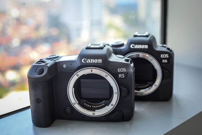Cận cảnh EOS R5 - Mẫu máy ảnh mạnh nhất của Canon mới về Việt Nam ảnh 16